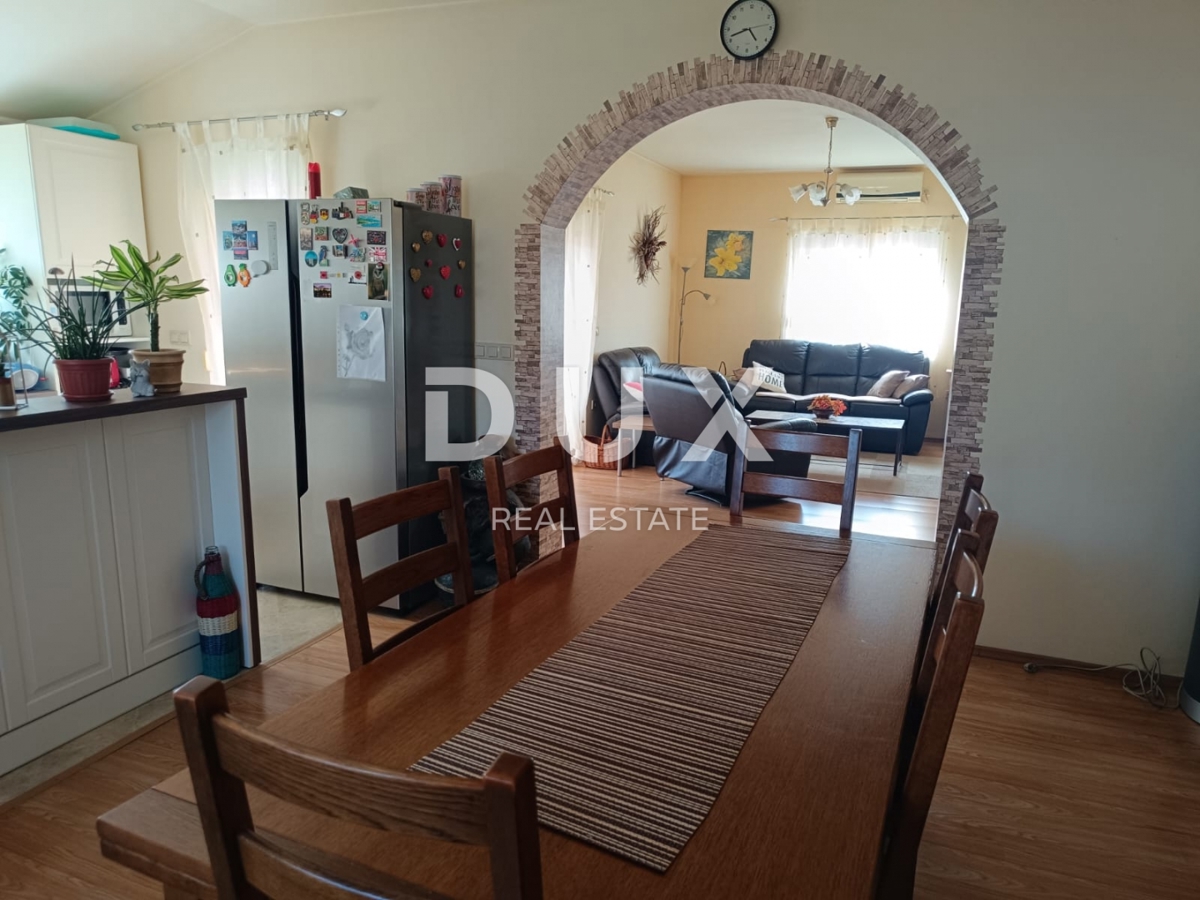 BIOGRAD NA MORU - OCCASIONE ESCLUSIVA - CASA CON 4 APPARTAMENTI E AMPIO APPARTAMENTO - CENTRO!
