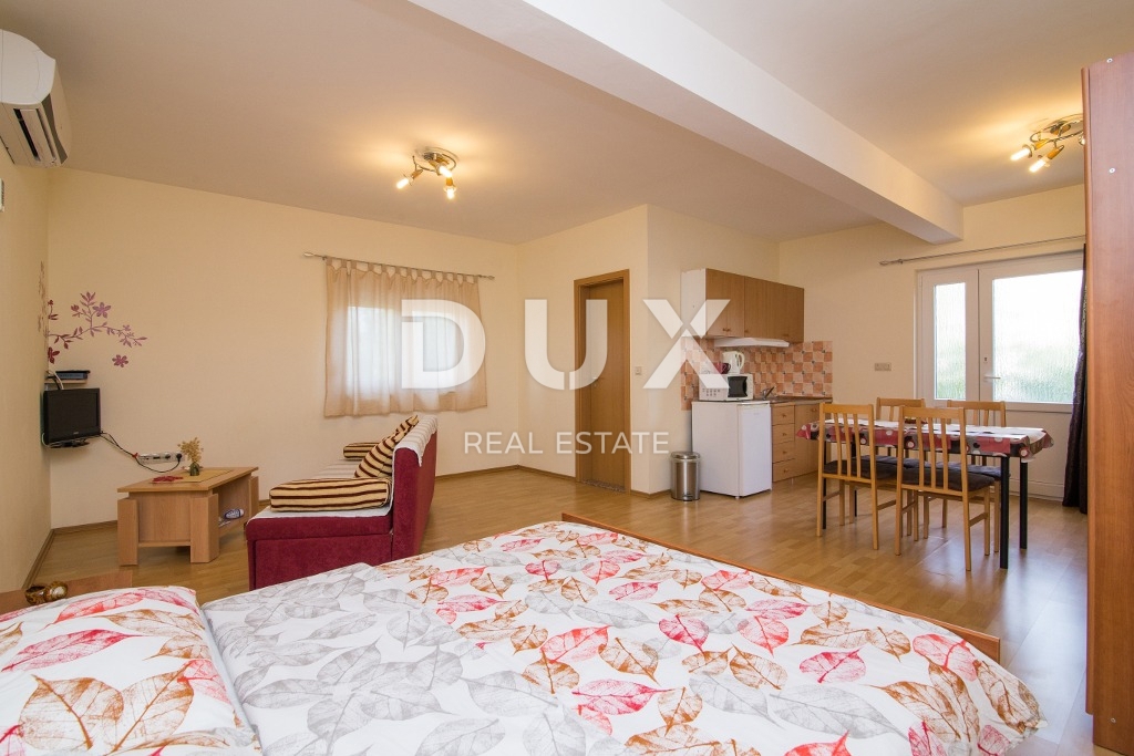 BIOGRAD NA MORU - OCCASIONE ESCLUSIVA - CASA CON 4 APPARTAMENTI E AMPIO APPARTAMENTO - CENTRO!