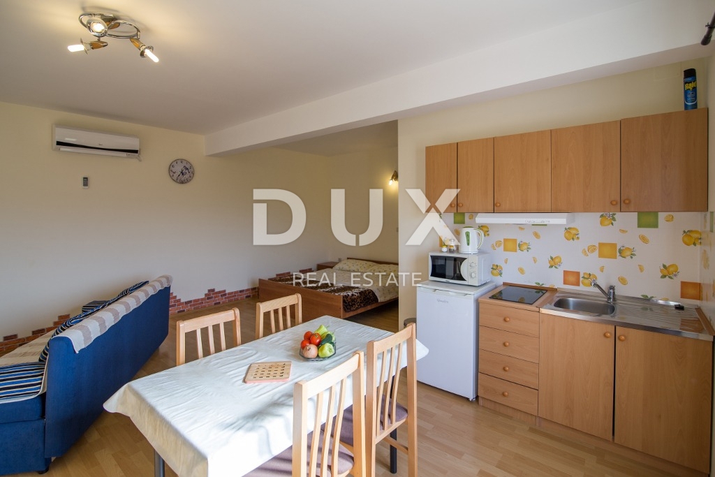 BIOGRAD NA MORU - OCCASIONE ESCLUSIVA - CASA CON 4 APPARTAMENTI E AMPIO APPARTAMENTO - CENTRO!