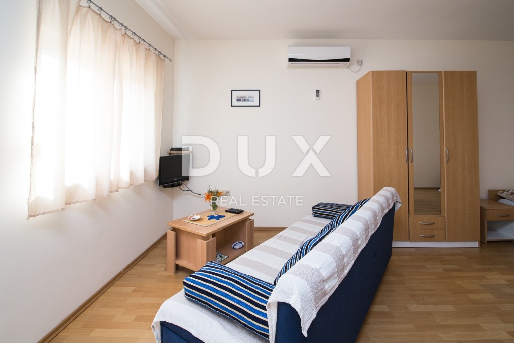 BIOGRAD NA MORU - OCCASIONE ESCLUSIVA - CASA CON 4 APPARTAMENTI E AMPIO APPARTAMENTO - CENTRO!