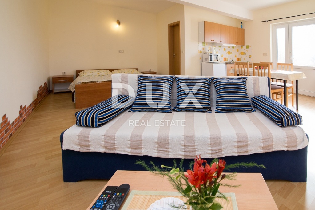 BIOGRAD NA MORU - OCCASIONE ESCLUSIVA - CASA CON 4 APPARTAMENTI E AMPIO APPARTAMENTO - CENTRO!