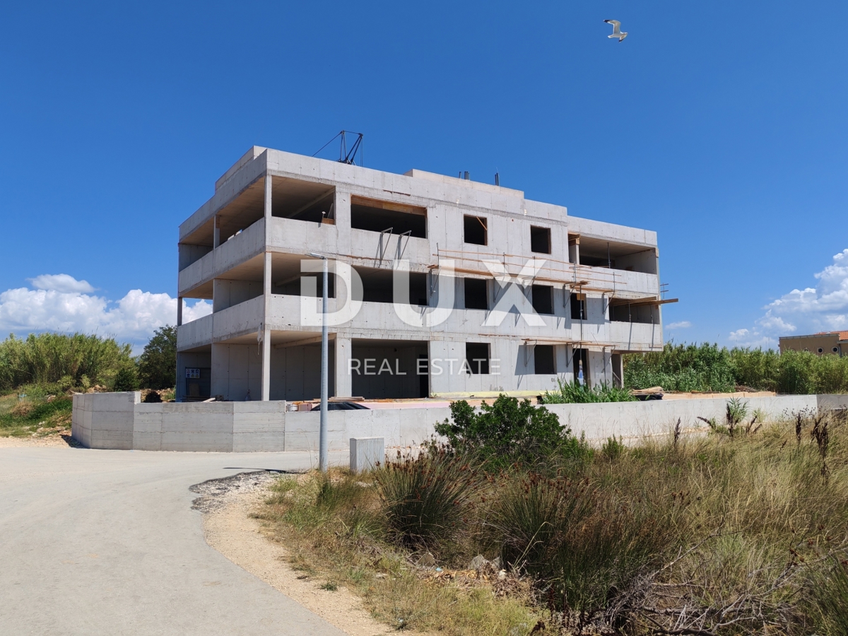 ZADAR, PRIVLAKA - Nuovo edificio a 50 metri dalla spiaggia sabbiosa con vista mare! S6