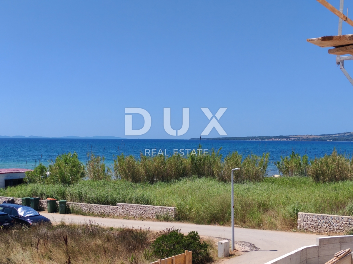 ZADAR, PRIVLAKA - Nuovo edificio a 50 metri dalla spiaggia sabbiosa con vista mare! S6