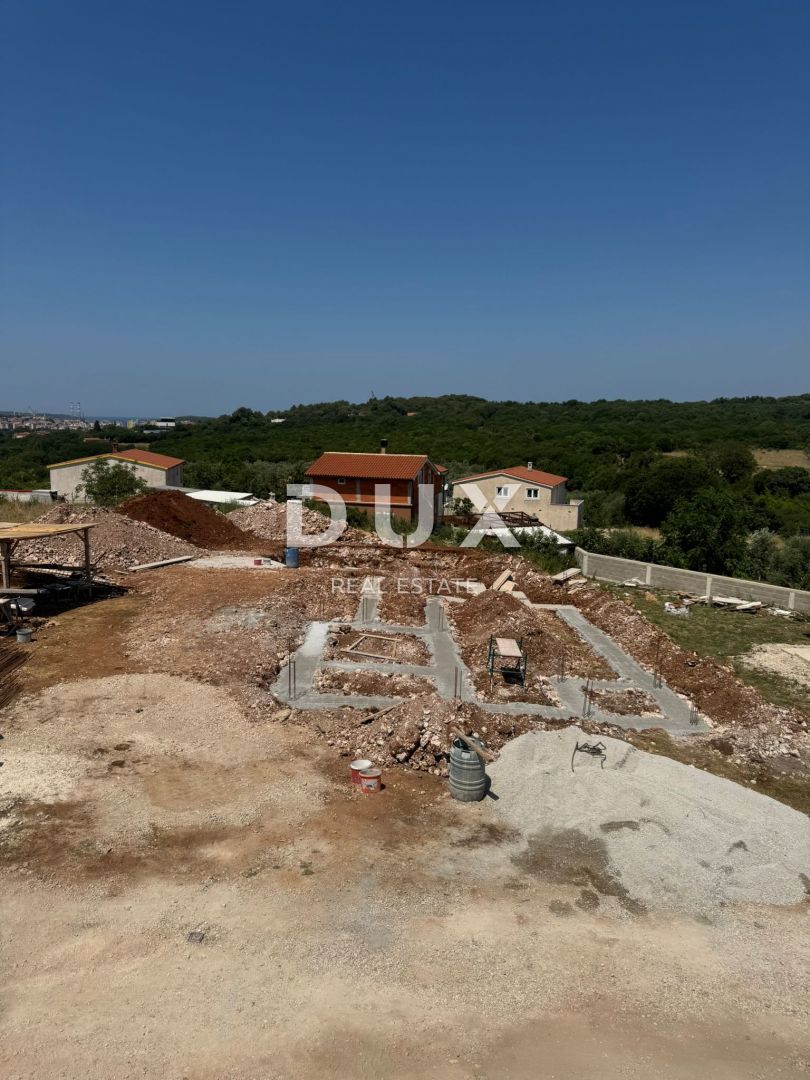 ISTRIA, POLA - Moderna villa in costruzione con piscina e giardino, con privacy garantita e vicina alle spiagge