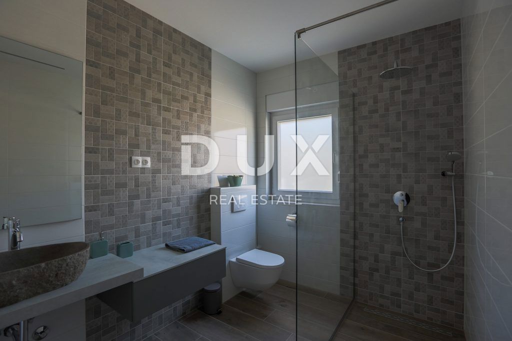 ISTRIA, MEDULIN - nuovo edificio di lusso con piscina