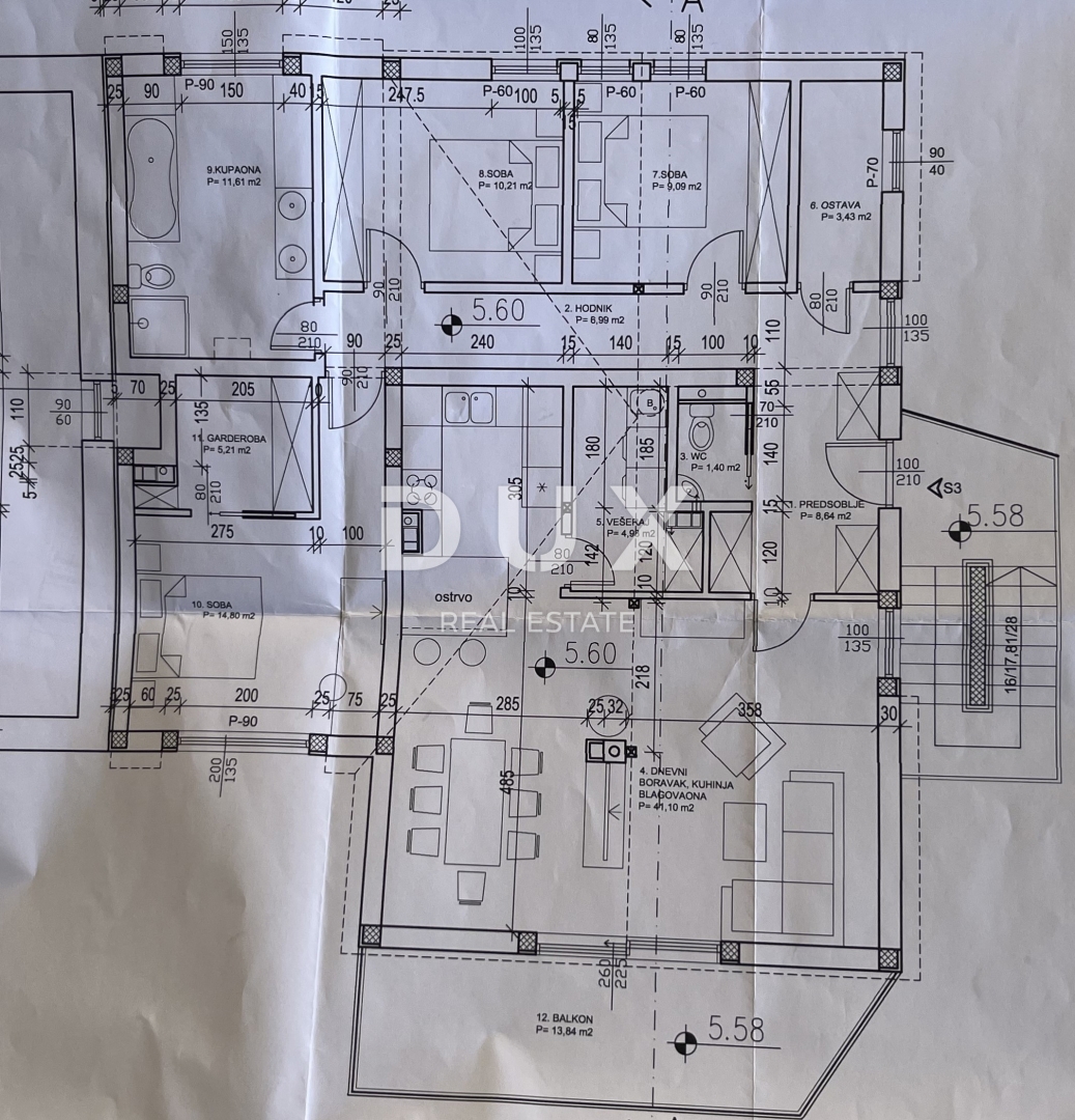 MATULJI - Offerta rara: nuovo edificio in pieno centro!