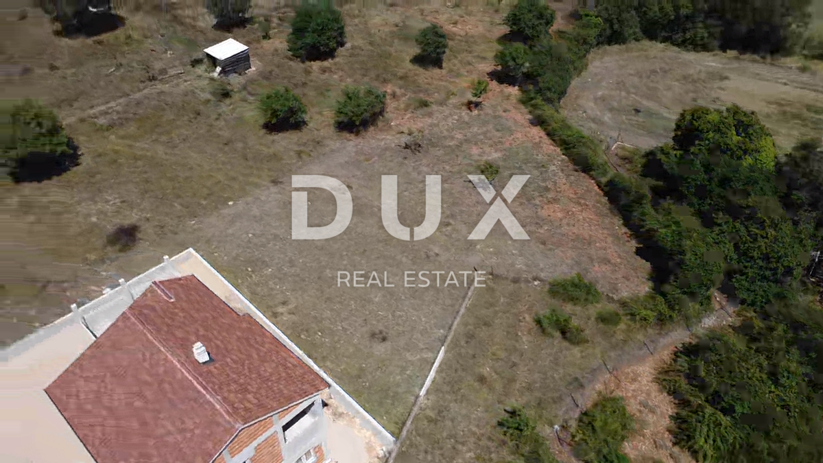 ZADAR, BRIŠEVO - Terreno edificabile in posizione tranquilla!