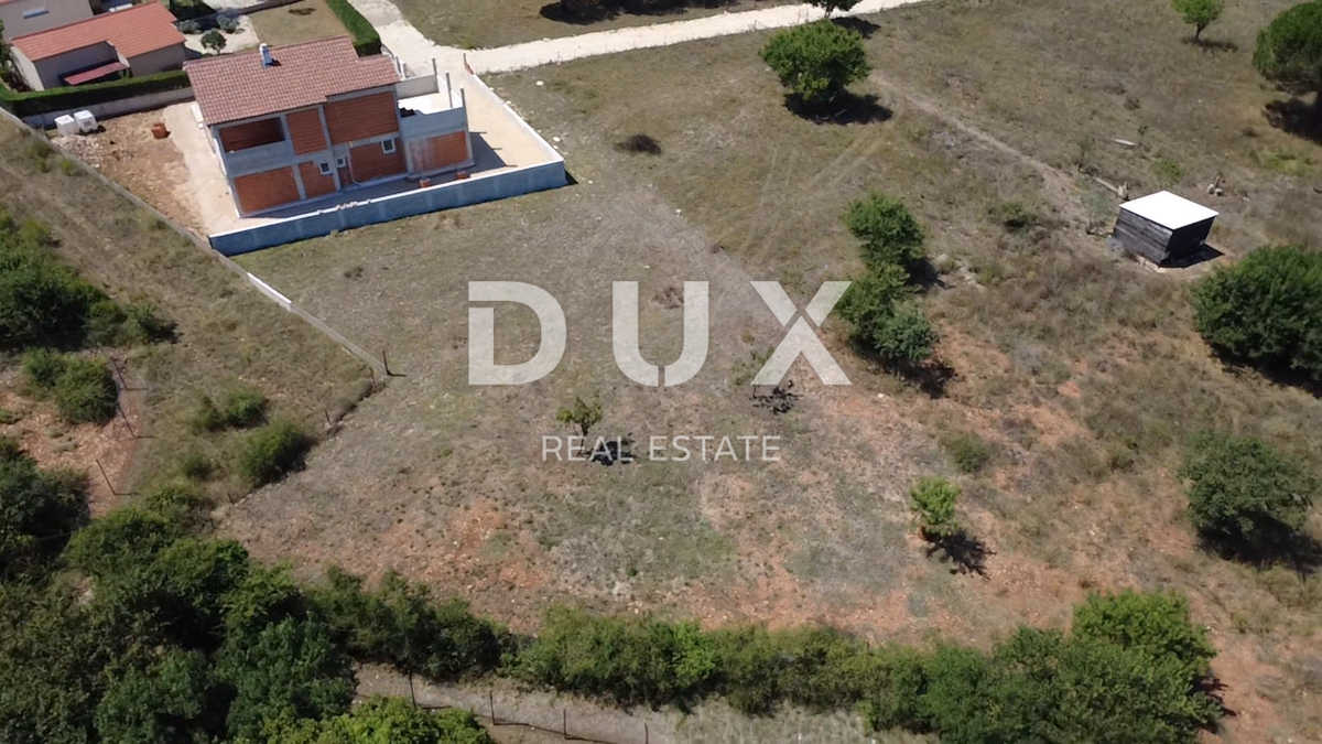 ZADAR, BRIŠEVO - Terreno edificabile in posizione tranquilla!
