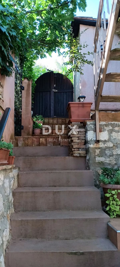 ISTRIA, ROVIGNO - 2 appartamenti e un monolocale nel cuore di Rovigno con terrazze e giardino!