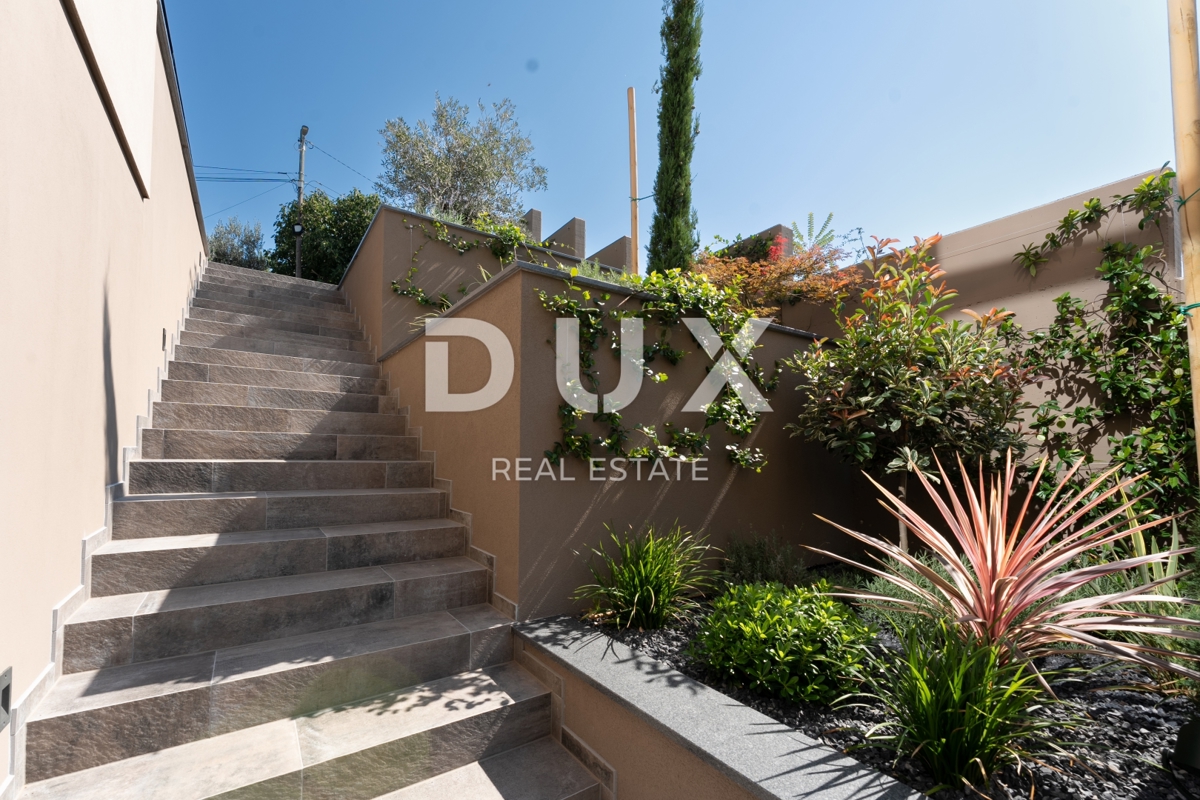 ISTRIA, MEDULIN - Imponente villa vicino al bosco con vista sul mare! 