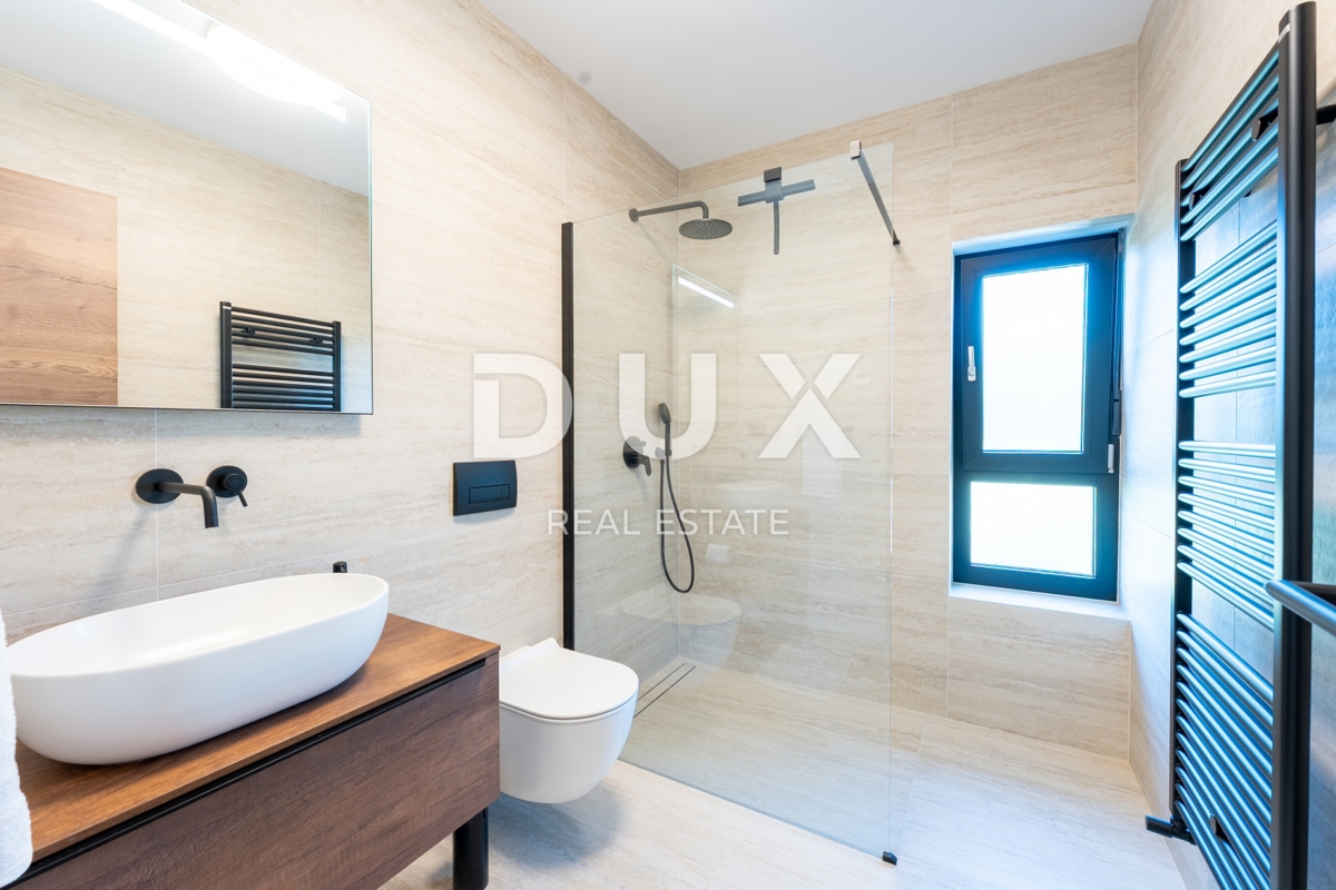 ISTRIA, MEDULIN - Imponente villa vicino al bosco con vista sul mare! 