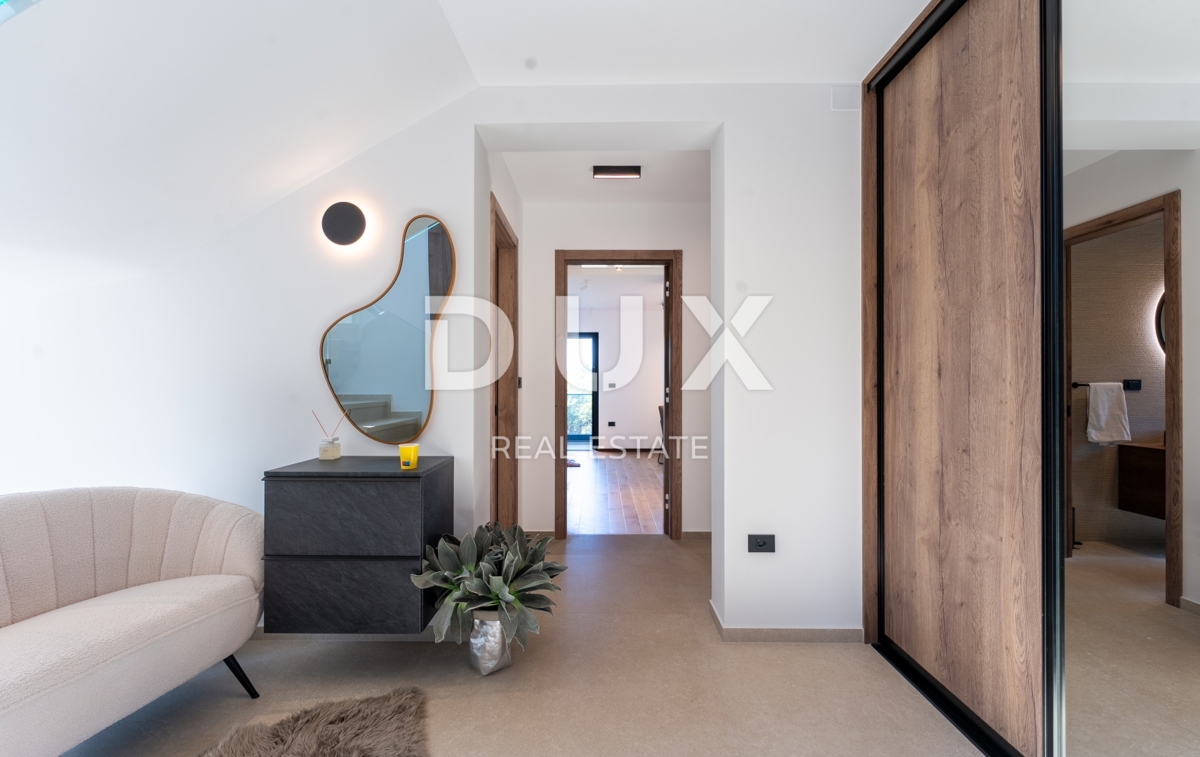 ISTRIA, MEDULIN - Imponente villa vicino al bosco con vista sul mare! 