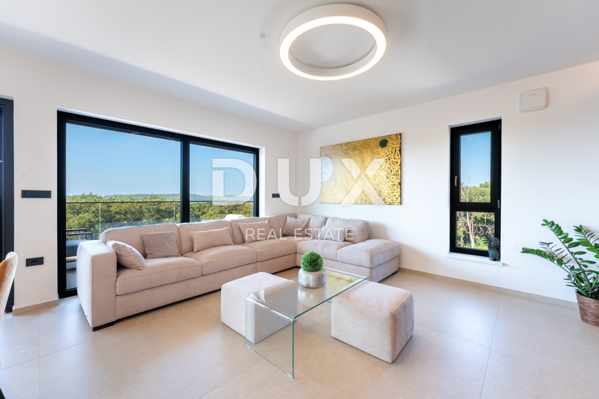 ISTRIA, MEDULIN - Imponente villa vicino al bosco con vista sul mare! 