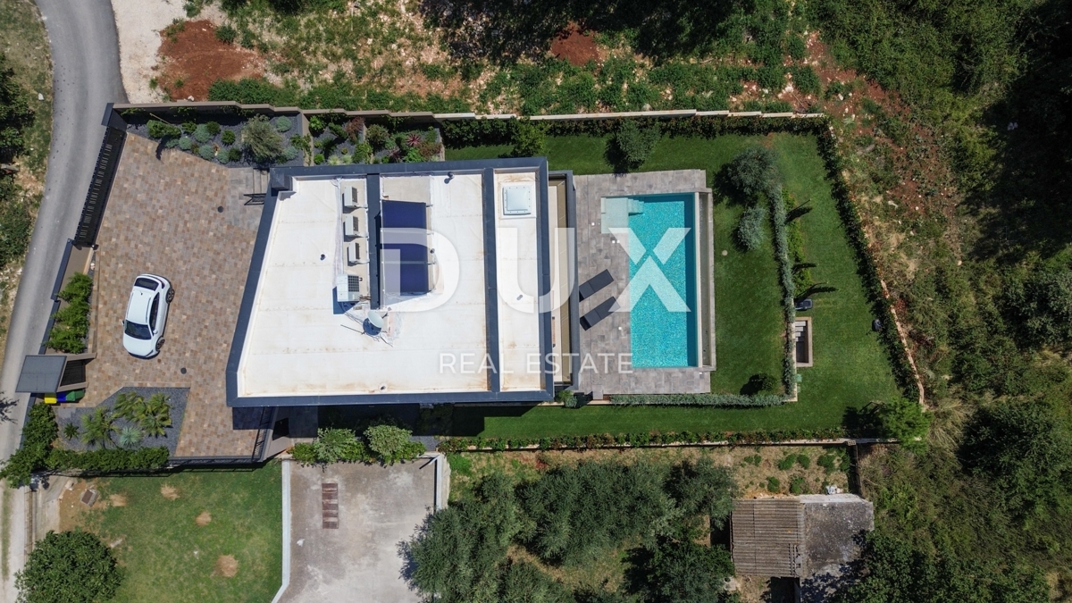ISTRIA, MEDULIN - Imponente villa vicino al bosco con vista sul mare! 