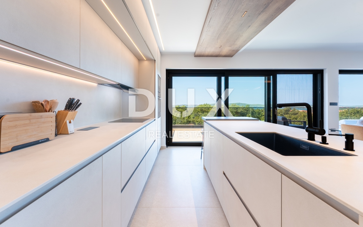 ISTRIA, MEDULIN - Imponente villa vicino al bosco con vista sul mare! 