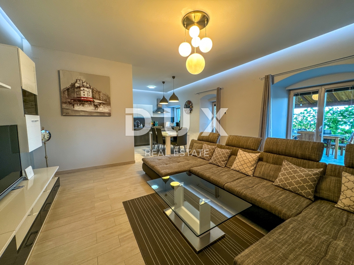 OPATIJA, IČIĆI - appartamento con una meravigliosa terrazza, seconda fila al mare, in ottime condizioni, vista, parcheggio