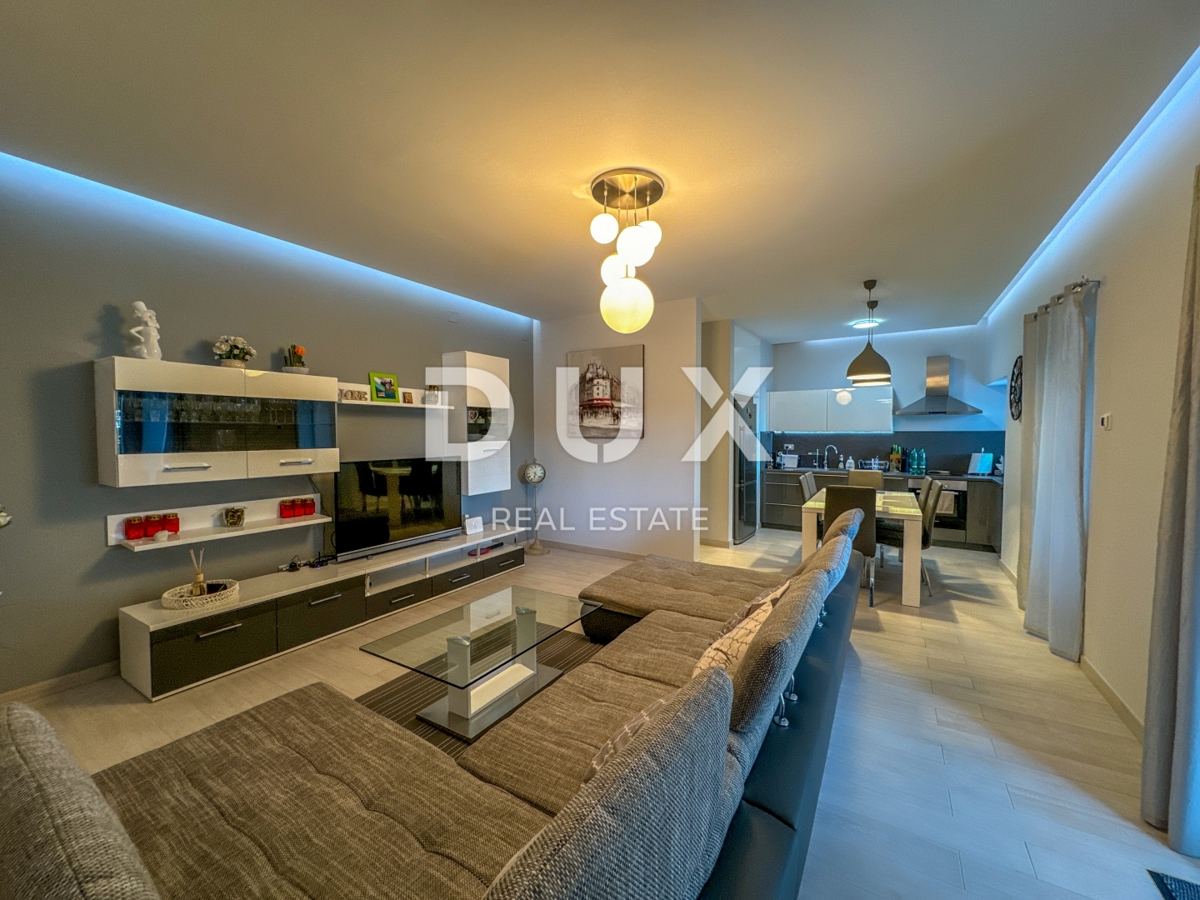 OPATIJA, IČIĆI - appartamento con una meravigliosa terrazza, seconda fila al mare, in ottime condizioni, vista, parcheggio