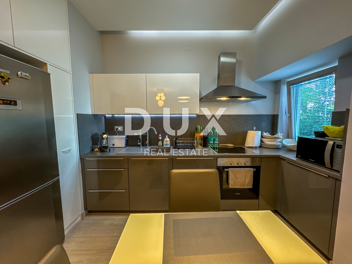 OPATIJA, IČIĆI - appartamento con una meravigliosa terrazza, seconda fila al mare, in ottime condizioni, vista, parcheggio