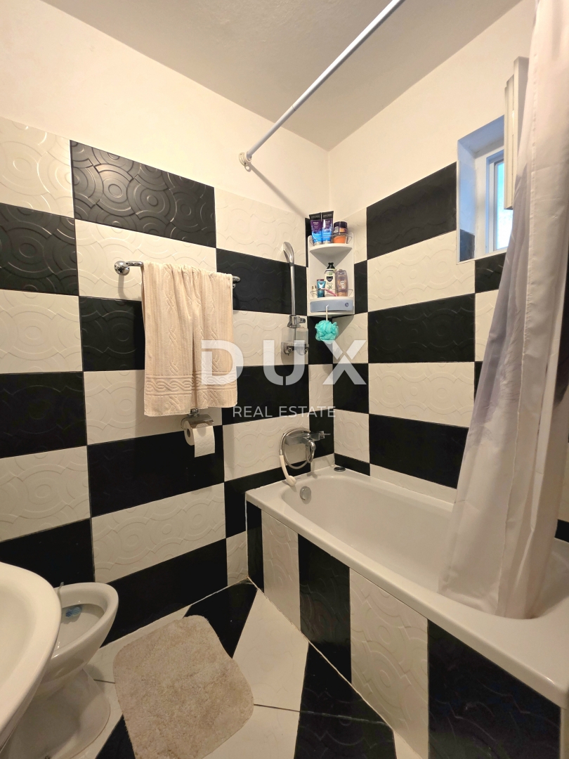 ISTRIA, POLA, NOVA VERUDA - Spaziosa casa familiare con ulteriore appartamento con 2 camere da letto e soggiorno e garage