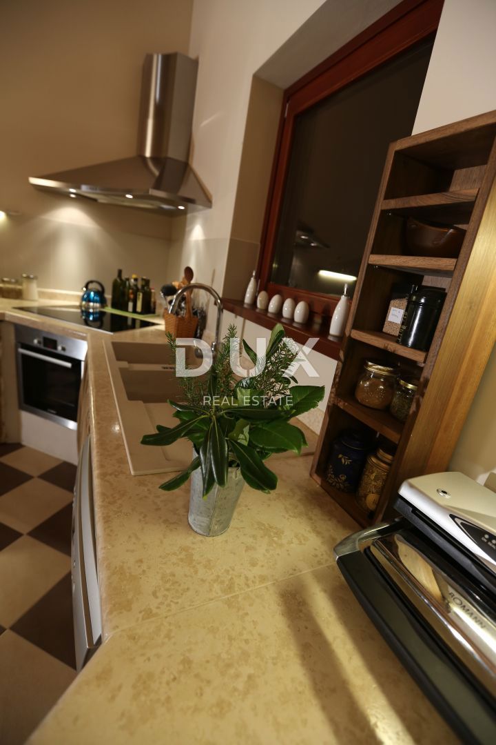 ISTRIA, SVETVINČENAT - Bella villa in un ampio giardino