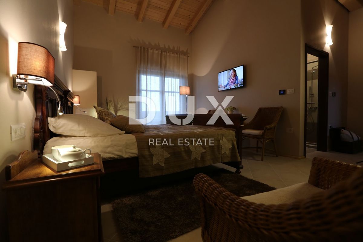 ISTRIA, SVETVINČENAT - Bella villa in un ampio giardino