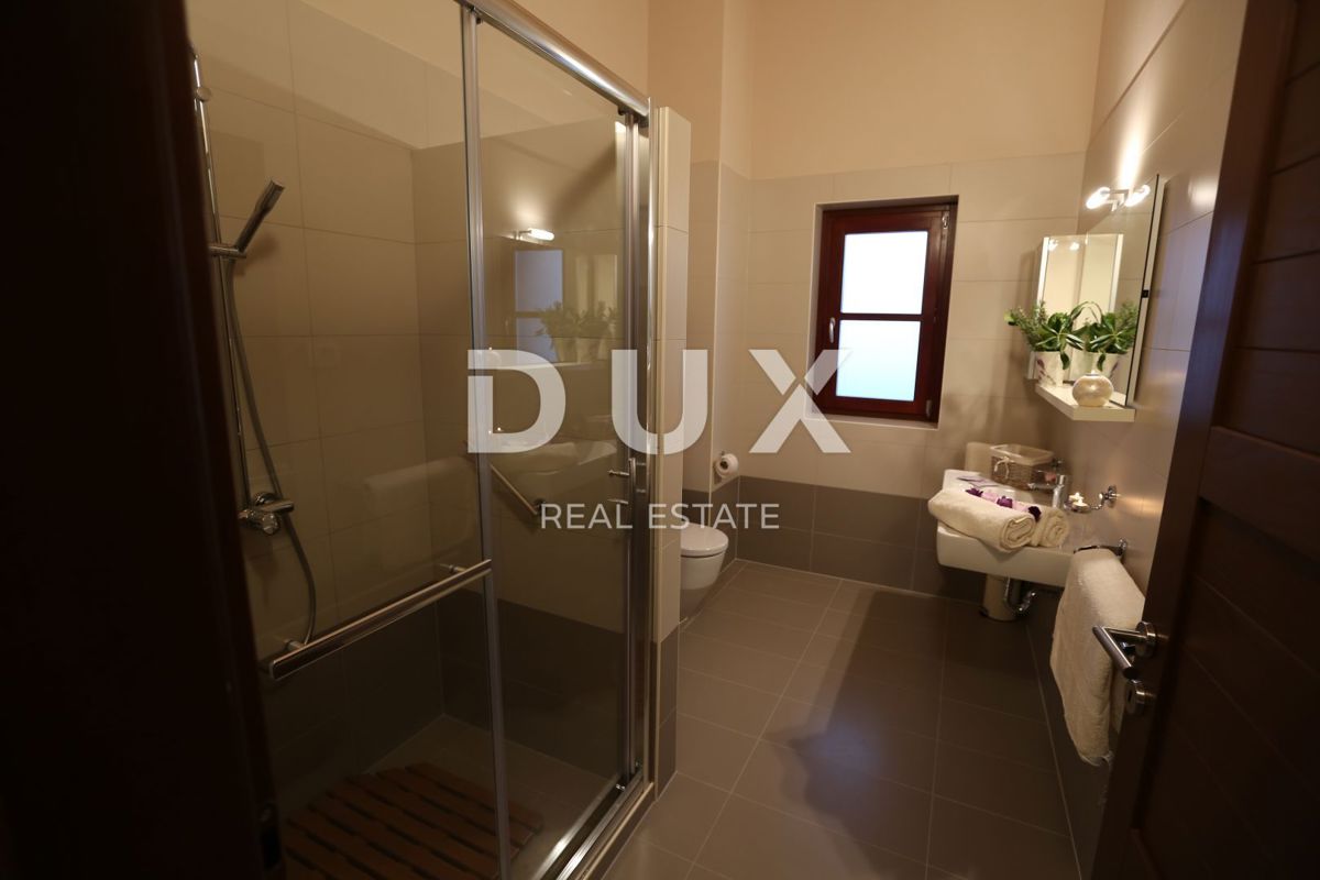 ISTRIA, SVETVINČENAT - Bella villa in un ampio giardino