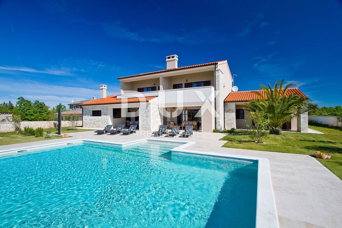 ISTRIA, SVETVINČENAT - Bella villa in un ampio giardino