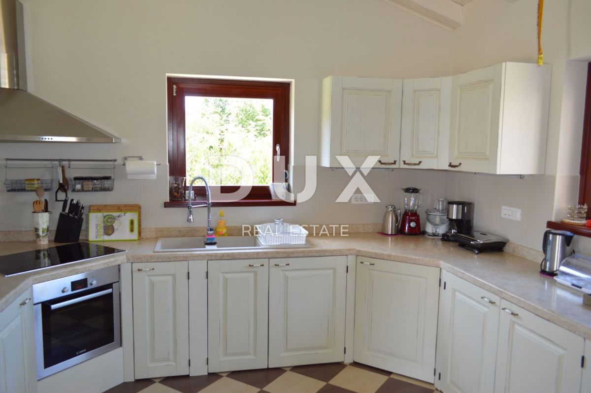 ISTRIA, SVETVINČENAT - Bella villa in un ampio giardino