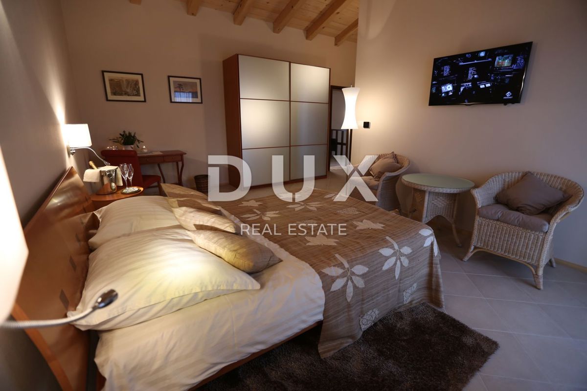 ISTRIA, SVETVINČENAT - Bella villa in un ampio giardino