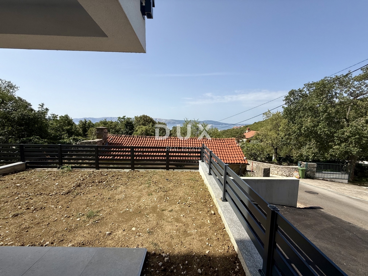 NOVI VINODOLSKI - Appartamento con due camere da letto in un nuovo edificio con giardino!