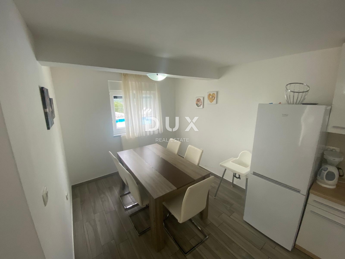 ABBAZIA, VEPRINAC - appartamento 4 camere da letto + soggiorno, 136 m2 con piscina e vista mare! OCCASIONE!