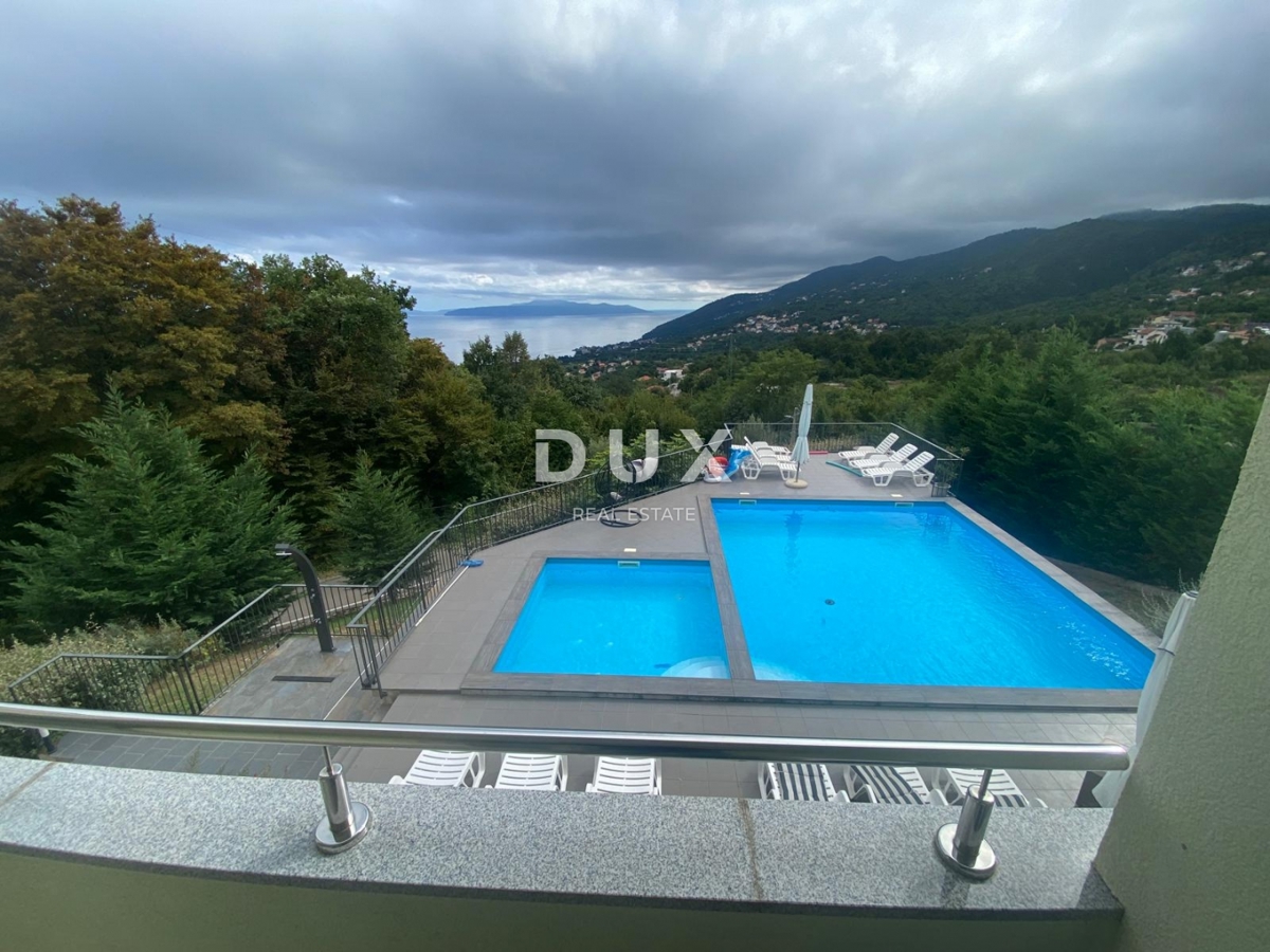 ABBAZIA, VEPRINAC - appartamento 4 camere da letto + soggiorno, 136 m2 con piscina e vista mare! OCCASIONE!
