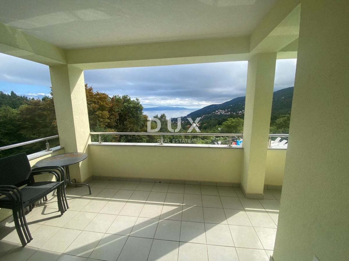 ABBAZIA, VEPRINAC - appartamento 4 camere da letto + soggiorno, 136 m2 con piscina e vista mare! OCCASIONE!