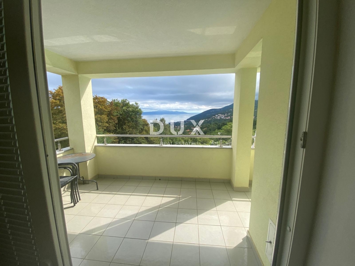 ABBAZIA, VEPRINAC - appartamento 4 camere da letto + soggiorno, 136 m2 con piscina e vista mare! OCCASIONE!