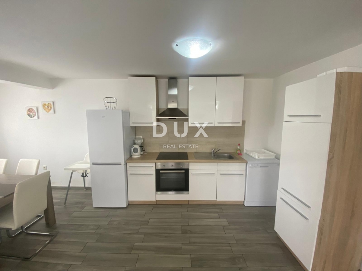 ABBAZIA, VEPRINAC - appartamento 4 camere da letto + soggiorno, 136 m2 con piscina e vista mare! OCCASIONE!