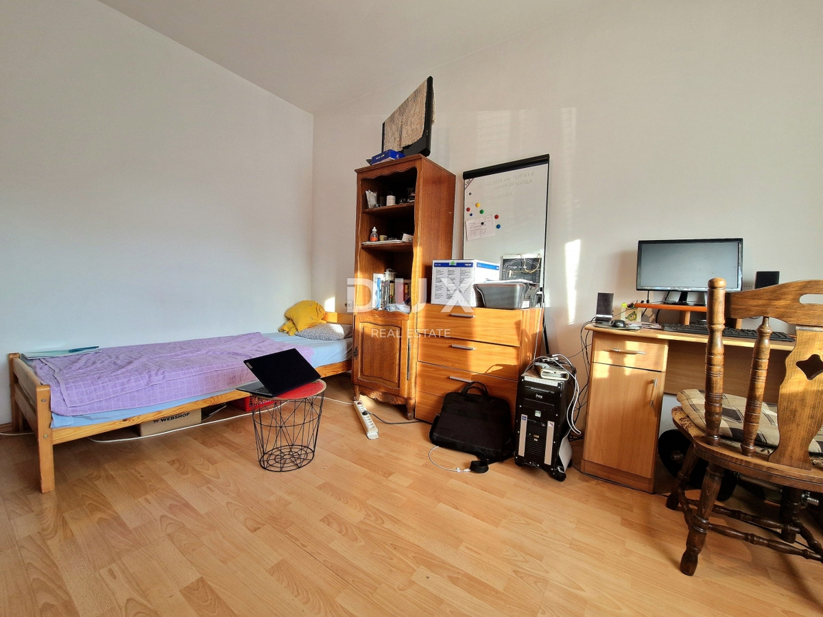 VIŠKOVO, MARINIĆI - 3 camere da letto + soggiorno con giardino di 290m2