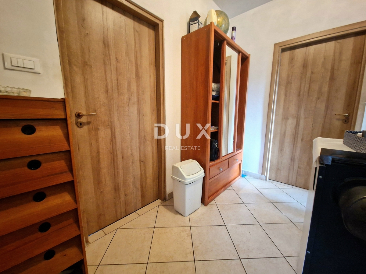 VIŠKOVO, MARINIĆI - 3 camere da letto + soggiorno con giardino di 290m2