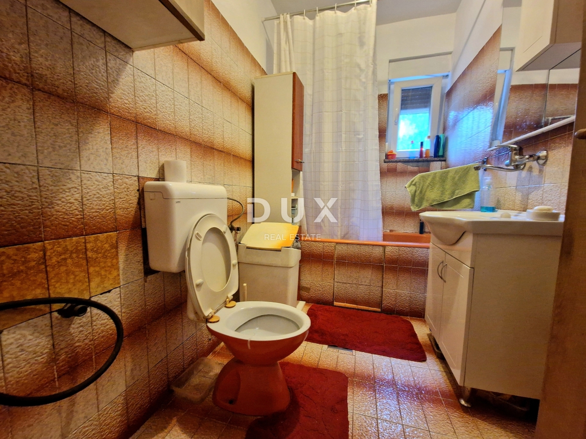 VIŠKOVO, MARINIĆI - 3 camere da letto + soggiorno con giardino di 290m2