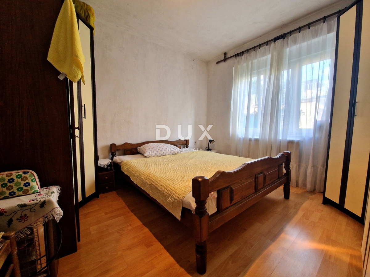 VIŠKOVO, MARINIĆI - 3 camere da letto + soggiorno con giardino di 290m2