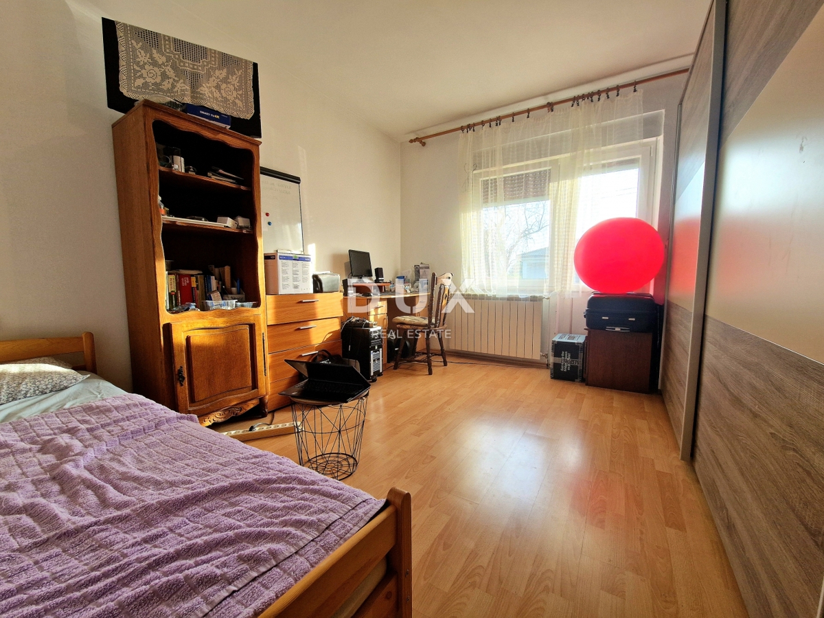 VIŠKOVO, MARINIĆI - 3 camere da letto + soggiorno con giardino di 290m2