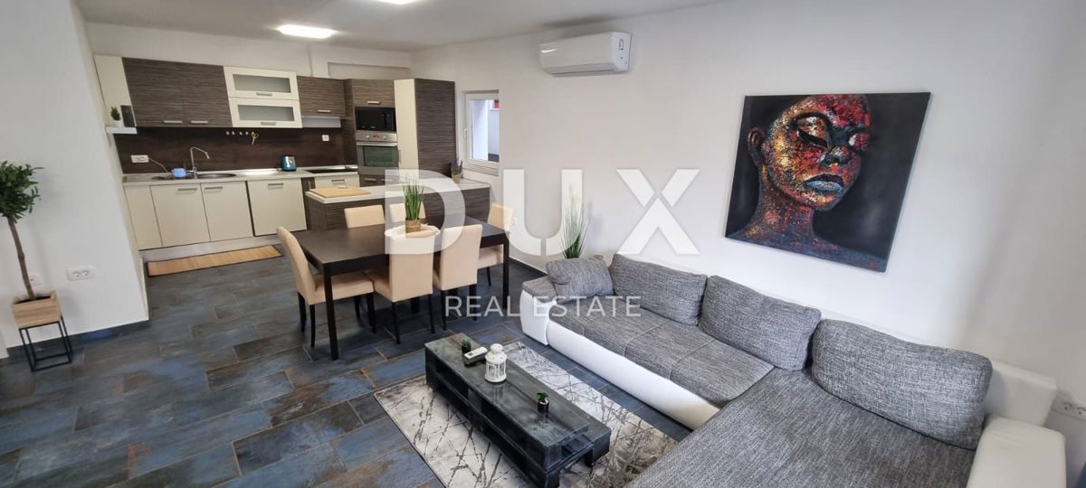 RIJEKA, KRIMEA - 2 case indipendenti con vista mare + 2 annessi + giardino! OPPORTUNITÀ!