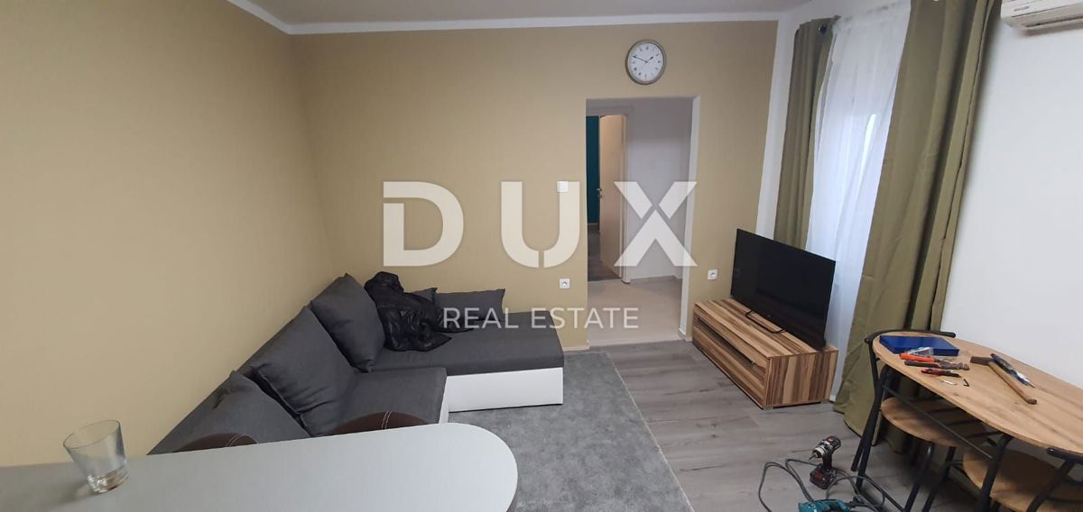 RIJEKA, KRIMEA - 2 case indipendenti con vista mare + 2 annessi + giardino! OPPORTUNITÀ!