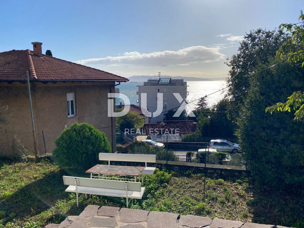 RIJEKA, KRIMEA - 2 case indipendenti con vista mare + 2 annessi + giardino! OPPORTUNITÀ!
