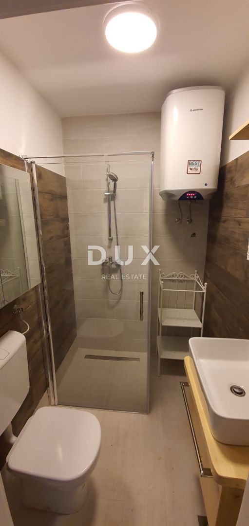 RIJEKA, KRIMEA - 2 case indipendenti con vista mare + 2 annessi + giardino! OPPORTUNITÀ!