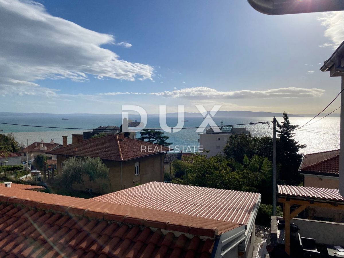 RIJEKA, KRIMEA - 2 case indipendenti con vista mare + 2 annessi + giardino! OPPORTUNITÀ!