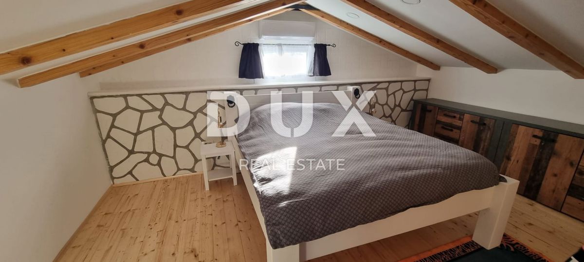 RIJEKA, KRIMEA - 2 case indipendenti con vista mare + 2 annessi + giardino! OPPORTUNITÀ!