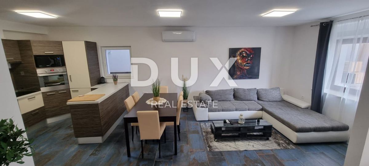 RIJEKA, KRIMEA - 2 case indipendenti con vista mare + 2 annessi + giardino! OPPORTUNITÀ!