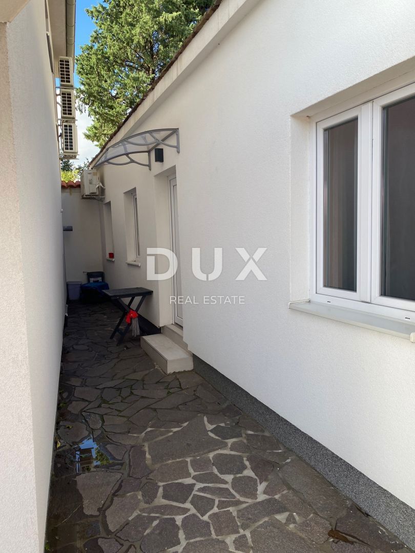 RIJEKA, KRIMEA - 2 case indipendenti con vista mare + 2 annessi + giardino! OPPORTUNITÀ!