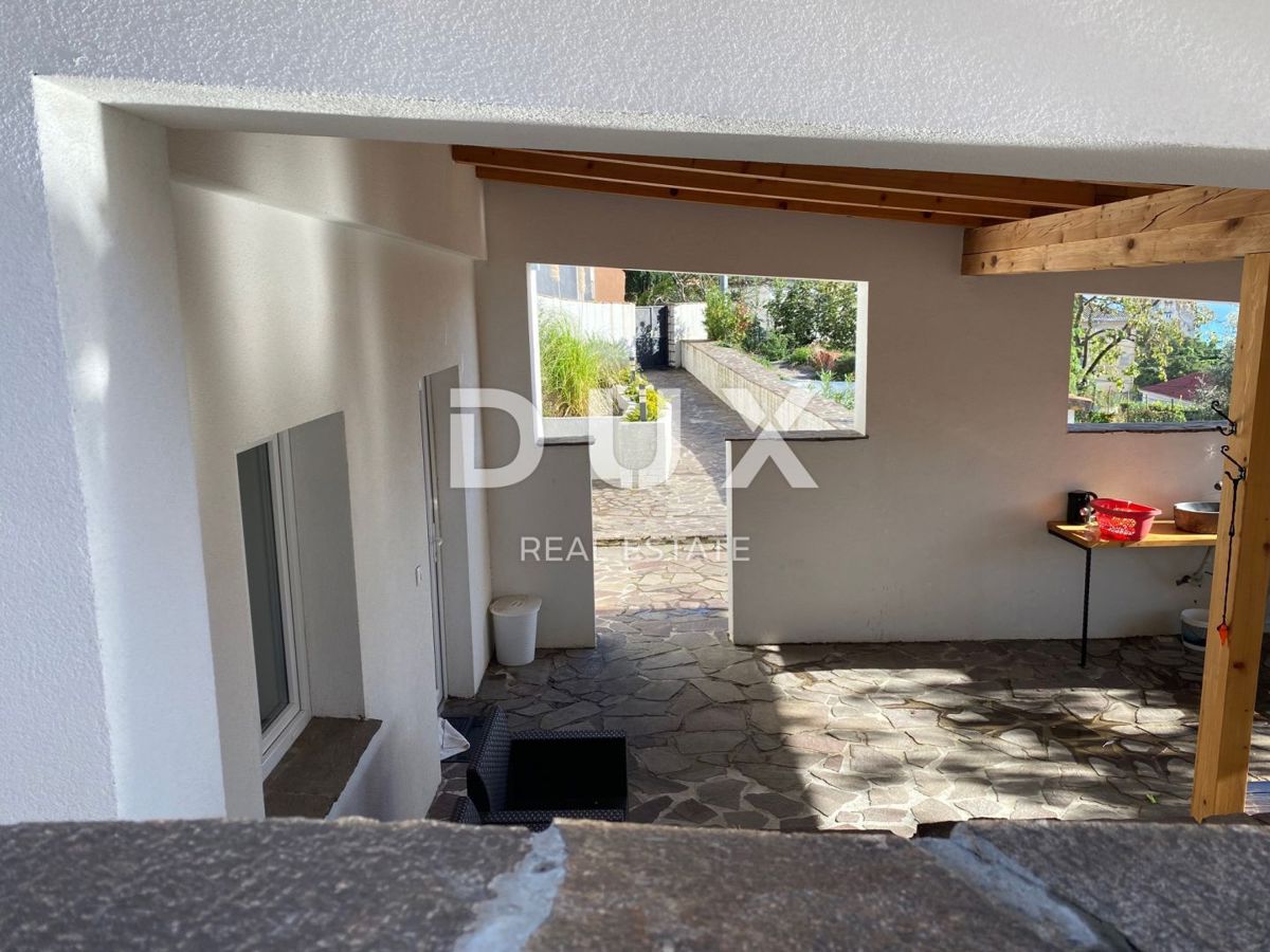 RIJEKA, KRIMEA - 2 case indipendenti con vista mare + 2 annessi + giardino! OPPORTUNITÀ!