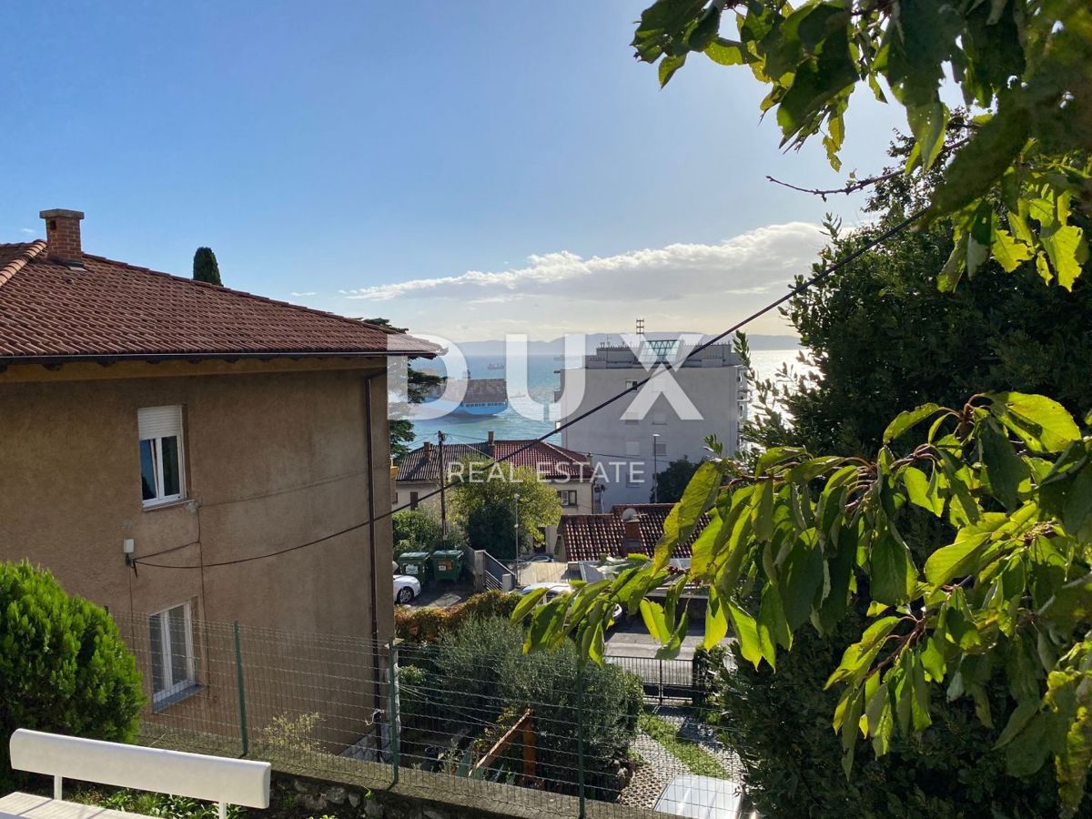 RIJEKA, KRIMEA - 2 case indipendenti con vista mare + 2 annessi + giardino! OPPORTUNITÀ!